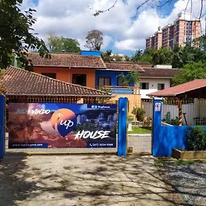 Albergue Iup House